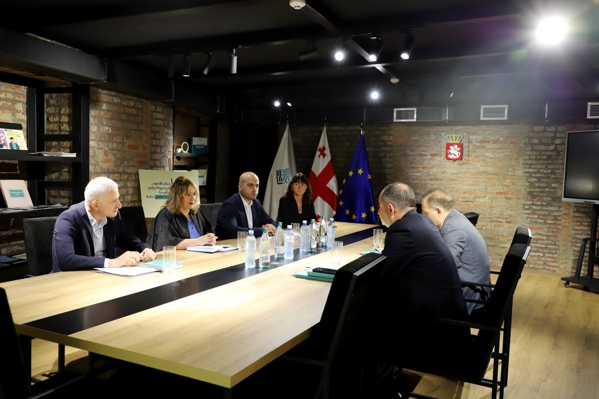 ლელა ჯანაშვილი საქართველოს  ბიზნეს ასოციაციის აღმასრულებელ დირექტორს ლევან ვეფხვაძეს შეხვდა