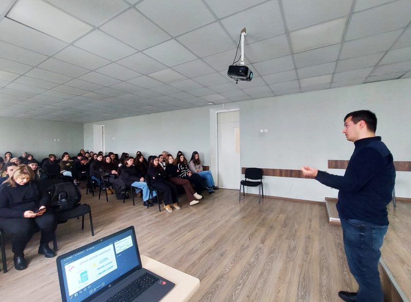 პერსონალურ მონაცემთა დაცვის საერთაშორისო დღესთან დაკავშირებით, სამსახურმა ქვეყნის მასშტაბით სკოლებში მასშტაბური საინფორმაციო შეხვედრები გამართა