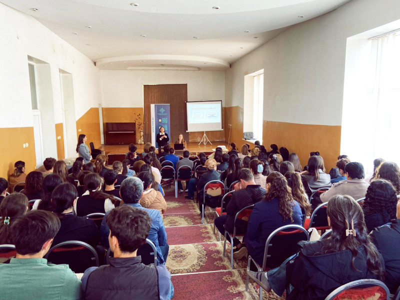 პროექტის „კონფიდენციალურობის გაკვეთილები“ ფარგლებში 600-მდე მოსწავლეს ტრენინგი ჩაუტარდა