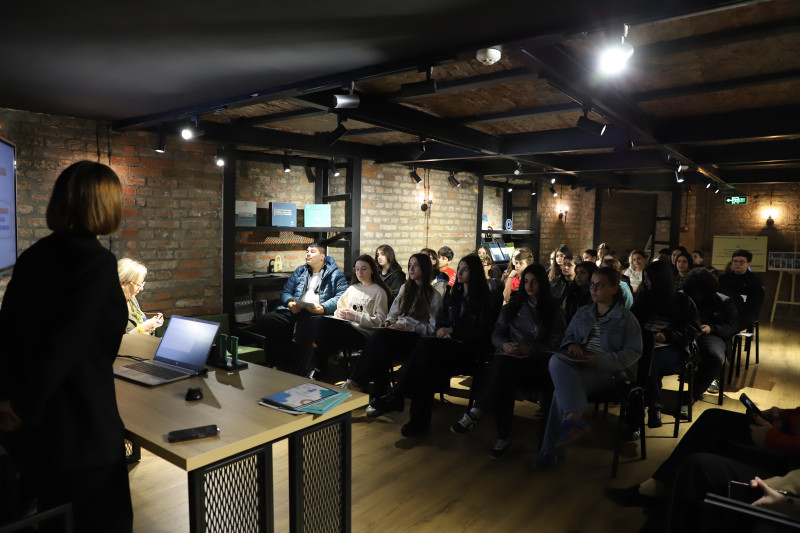 პროექტის „კონფიდენციალურობის გაკვეთილები“ ფარგლებში 600-მდე მოსწავლეს ტრენინგი ჩაუტარდა