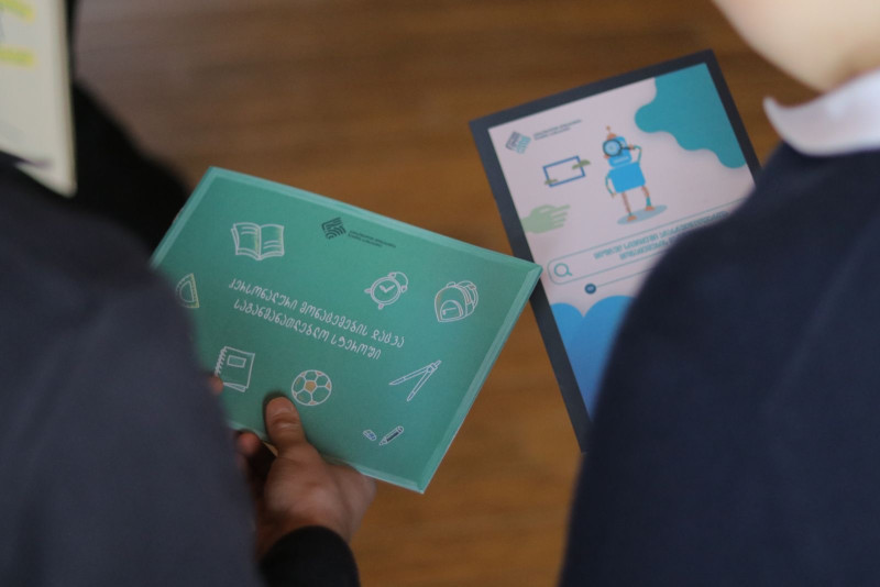 პერსონალურ მონაცემთა დაცვის საერთაშორისო დღესთან დაკავშირებით, სამსახურმა ქვეყნის მასშტაბით სკოლებში მასშტაბური საინფორმაციო შეხვედრები გამართა